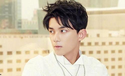 吴磊赵露思圈内最新爆料,圈内最新爆料揭秘恋情真相